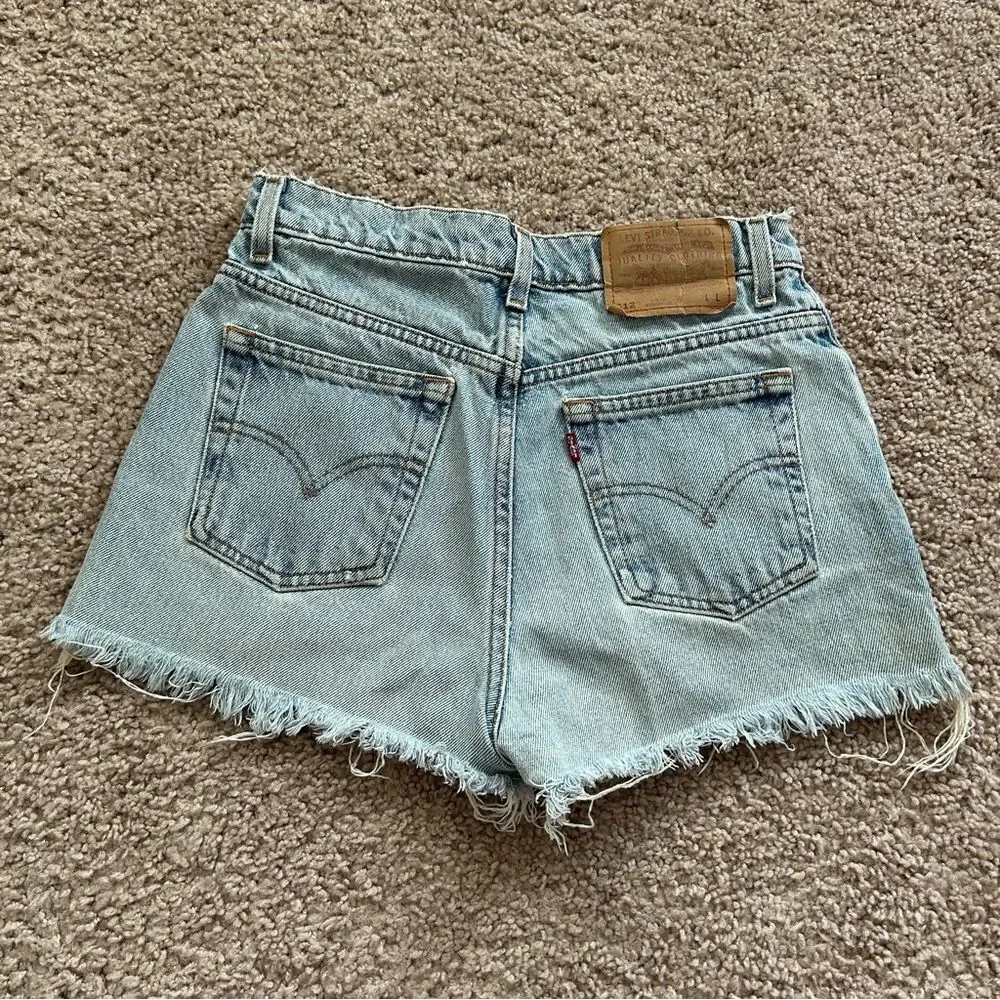 Levis Womens 512 Light Blue Wash Slim Fit Raw Hem Jean Shorts Size 6 Long